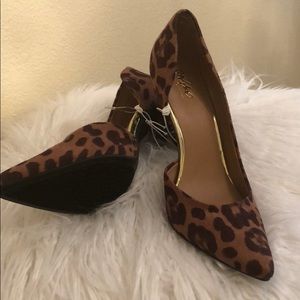 Elegant Mossimo heel.